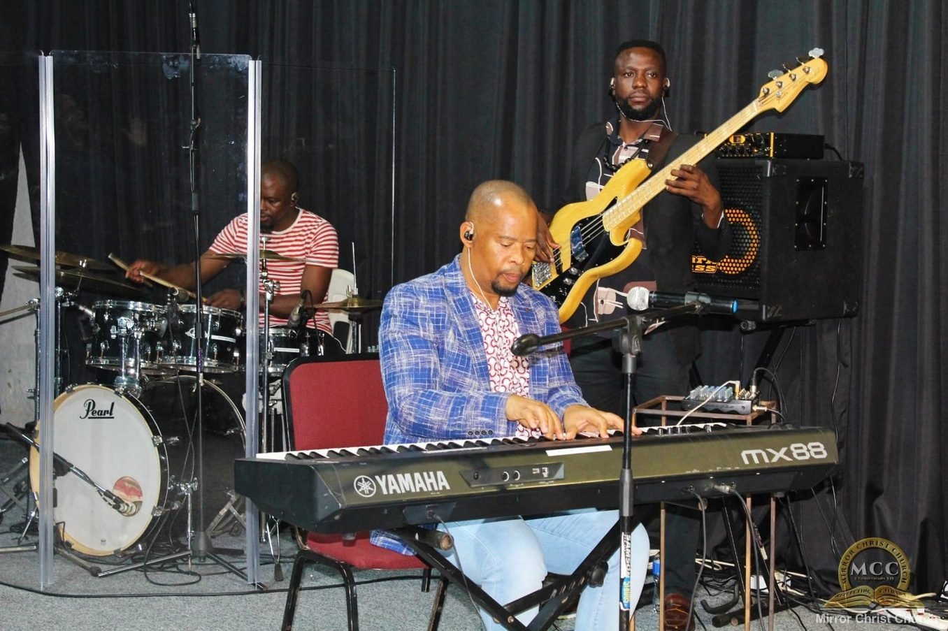 A midweek gathering at Mirror Christ Church